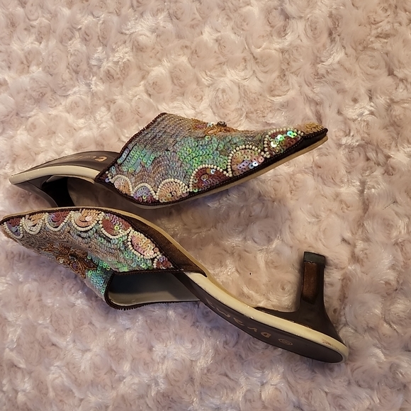 🎉🎉 HP🎉🎉 Drama Slip in sandals, sequins, kitten heel, Sz 8 - Picture 8 of 8